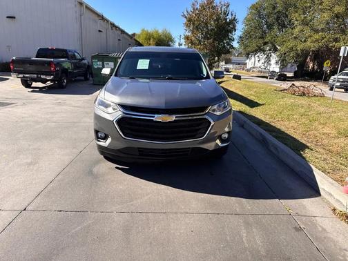 Gray 2018 Chevrolet Traverse LT Cloth