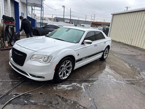 2018 Chrysler 300 C