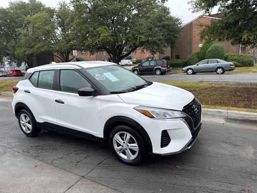 2023 Nissan Kicks S
