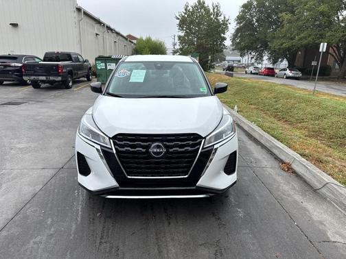 2023 Nissan Kicks S