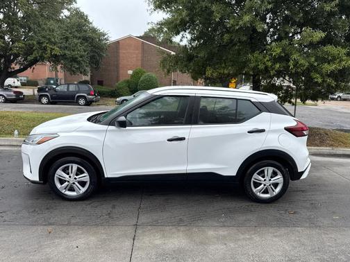 2023 Nissan Kicks S