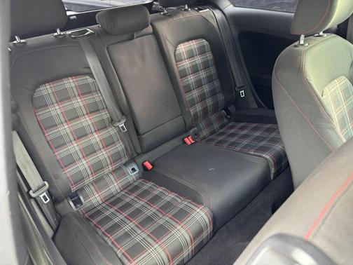 2015 Volkswagen Golf GTI 2.0T SE 2-Door