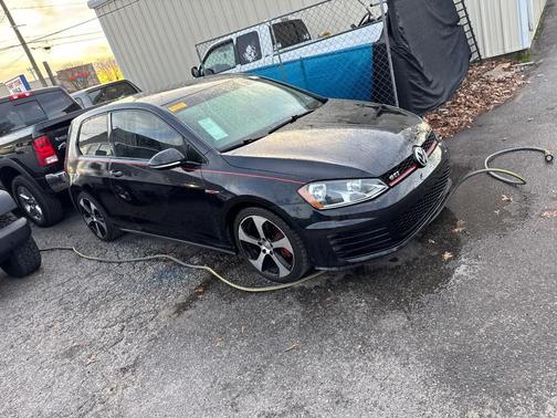 2015 Volkswagen Golf GTI 2.0T SE 2-Door