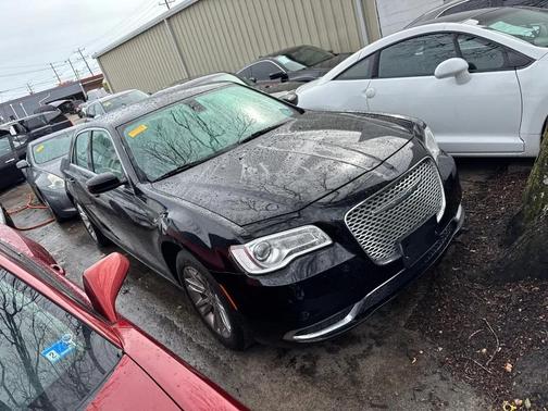 2017 Chrysler 300 Limited