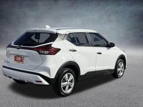 2023 Nissan Kicks S