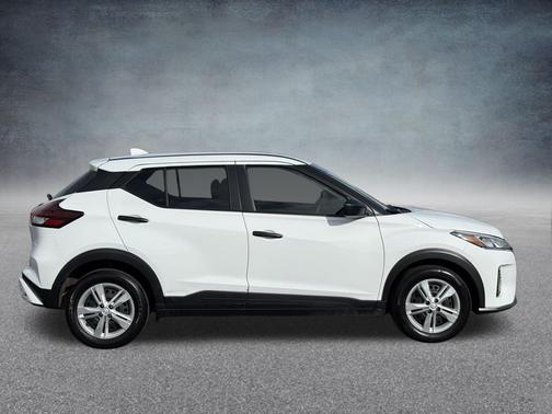 2023 Nissan Kicks S