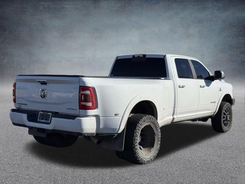 2020 RAM 3500 Laramie Crew Cab 4x4 8' Box