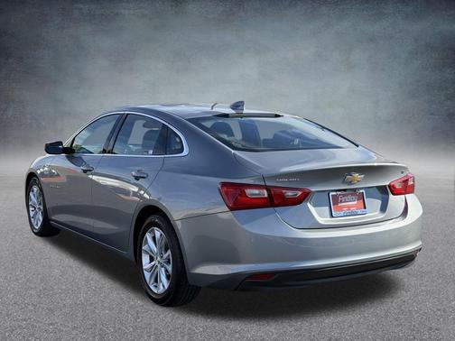 Sterling Gray Metallic 2023 Chevrolet Malibu FWD 1LT