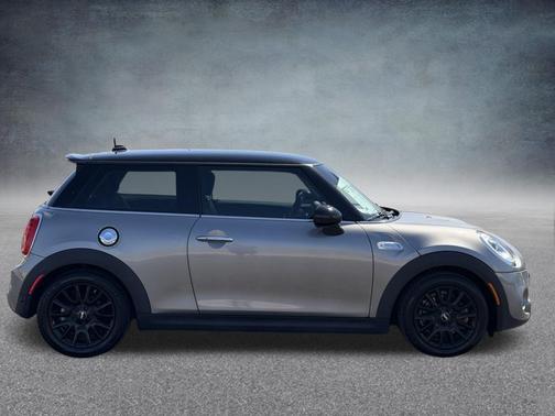 Silver Metallic 2018 MINI Hardtop Cooper S
