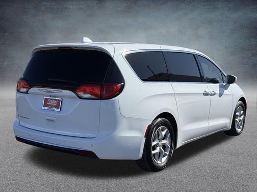 2018 Chrysler Pacifica Touring Plus