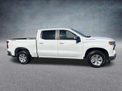 Summit White 2025 Chevrolet Silverado 1500 LT
