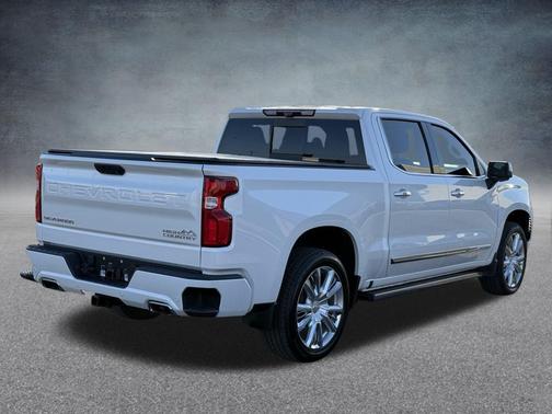 Iridescent Pearl Tricoat 2023 Chevrolet Silverado 1500 High Country