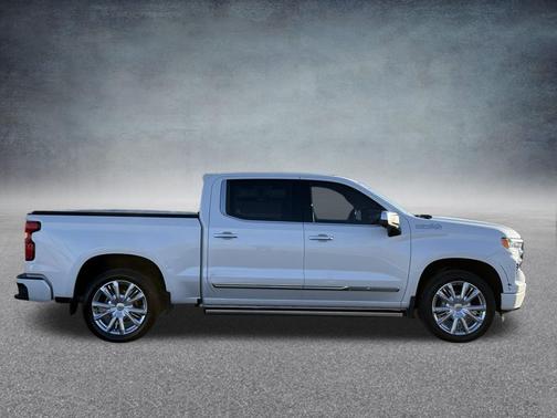Iridescent Pearl Tricoat 2023 Chevrolet Silverado 1500 High Country