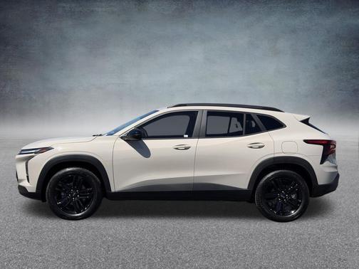 Summit White 2026 Chevrolet Trax FWD ACTIV