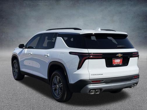 Summit White 2026 Chevrolet Traverse LT
