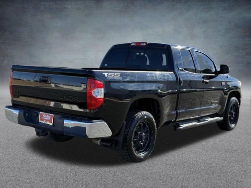 2017 Toyota Tundra SR5