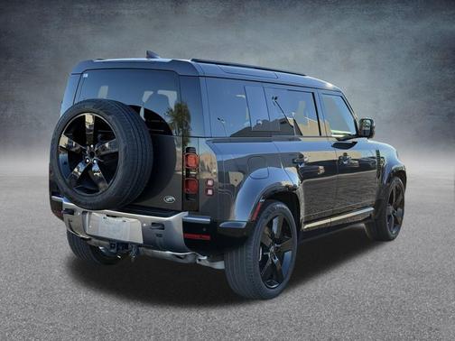 2023 Land Rover Defender 110 SE