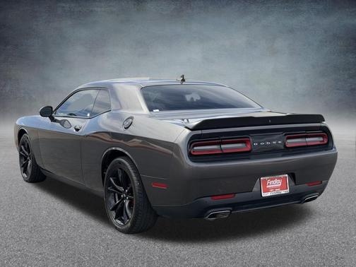 Granite Pearlcoat 2018 Dodge Challenger SXT