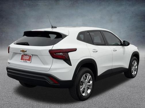 Summit White 2024 Chevrolet Trax LS