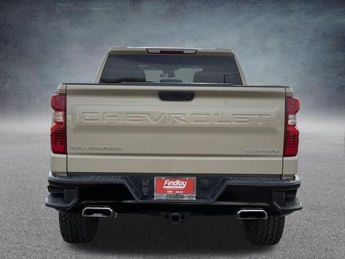 2022 Chevrolet Silverado 1500 Custom Trail Boss