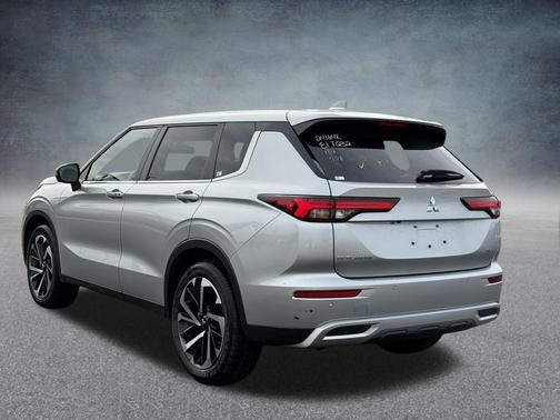 2024 Mitsubishi Outlander SE Black Edition