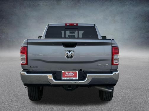 2024 RAM 2500 Tradesman Crew Cab 4x4 6'4' Box