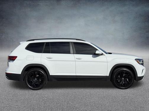 2022 Volkswagen Atlas 3.6L SE w/Technology