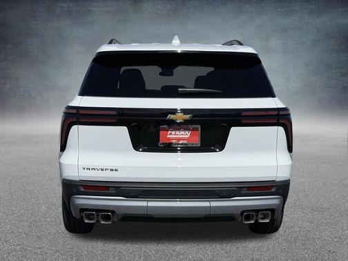 Summit White 2026 Chevrolet Traverse LT