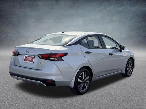 Brilliant Silver Metallic 2024 Nissan Versa 1.6 S