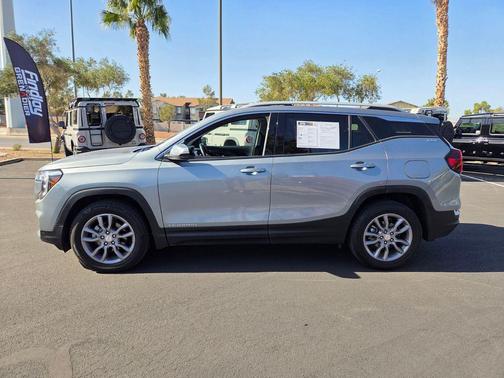 2024 GMC Terrain SLT