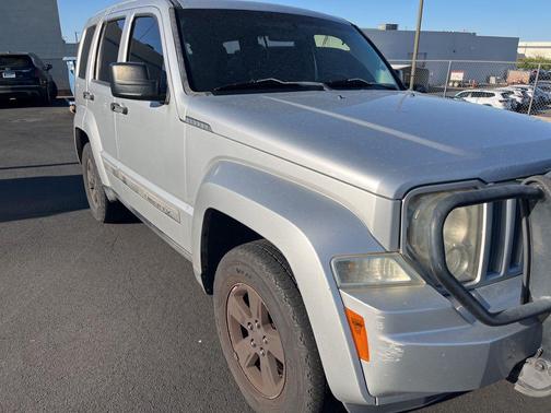 Bright Silver Metallic Clearcoat 2012 Jeep Liberty Sport