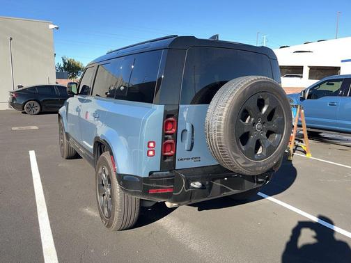 2023 Land Rover Defender 110 X-Dynamic SE