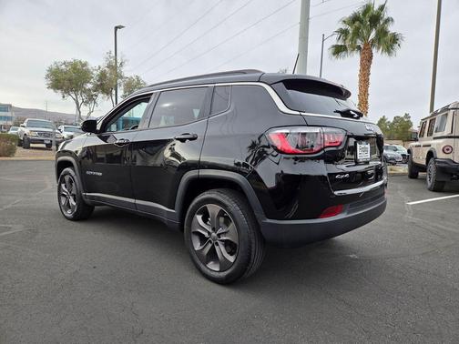 2022 Jeep Compass Latitude Lux