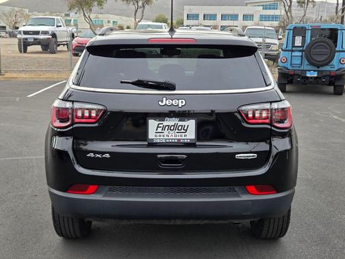 2022 Jeep Compass Latitude Lux