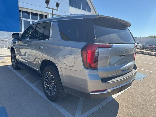 2025 GMC Yukon Elevation