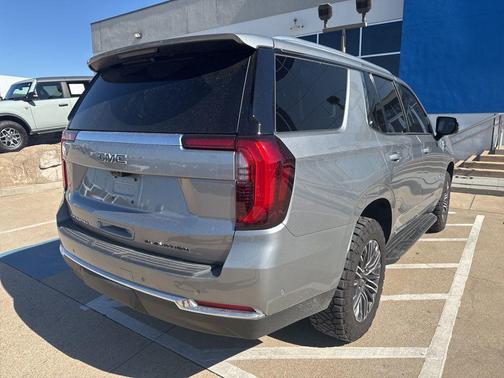 2025 GMC Yukon Elevation