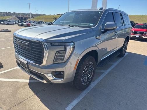 2025 GMC Yukon Elevation