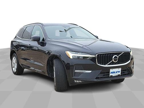 2022 Volvo XC60 B5 Momentum