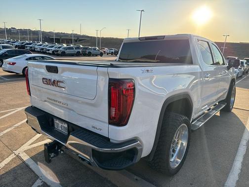 2022 GMC Sierra 1500 SLT