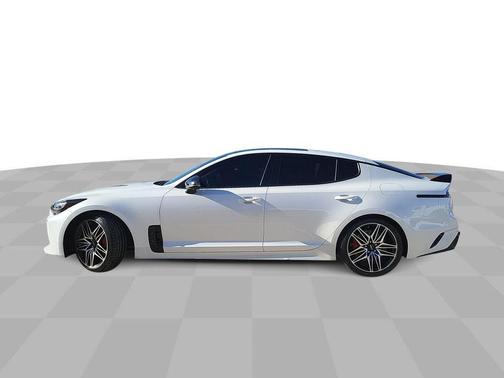 2022 Kia Stinger GT2