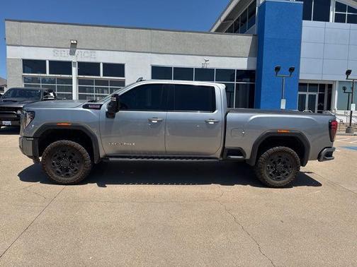 2024 GMC Sierra 2500 AT4