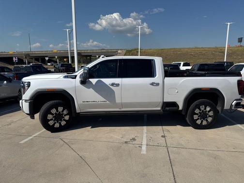 2024 GMC Sierra 2500 Denali