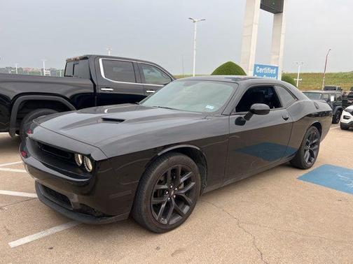 2022 Dodge Challenger SXT