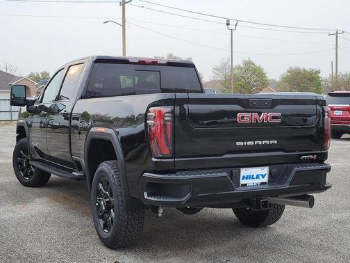2025 GMC Sierra 2500 AT4