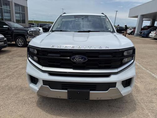 Oxford White 2025 Ford Expedition Max Platinum