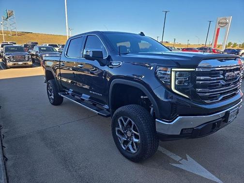 2024 GMC Sierra 1500 SLT