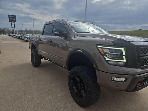 2021 Nissan Titan PRO-4X