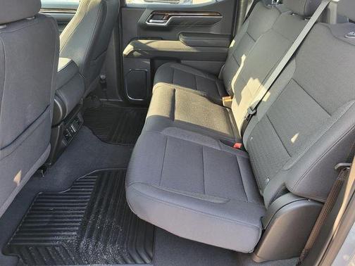 2025 GMC Sierra 1500 SLE