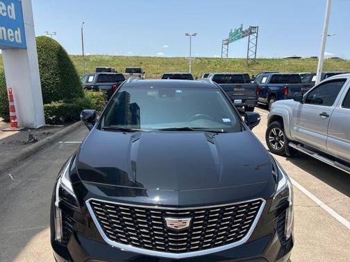 2023 Cadillac XT4 Premium Luxury
