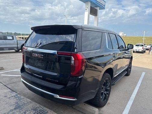 2025 GMC Yukon Elevation